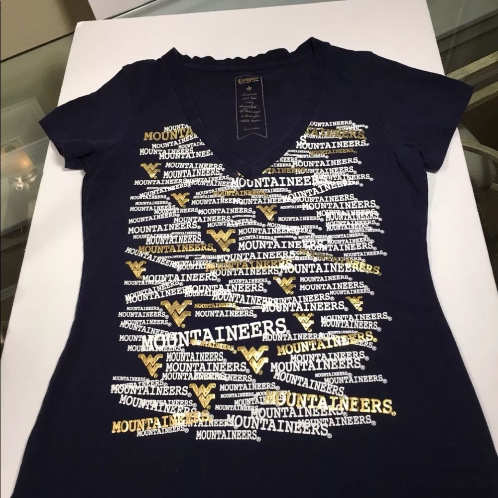 West Virginia Mountaineer Women’s  V neck Tee  M